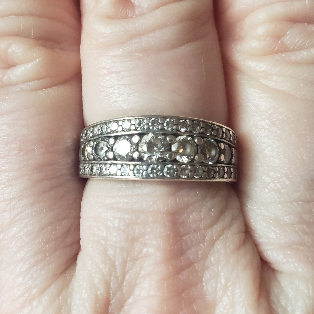 DIAMONIQUE BAND RING - Picture 2 of 8